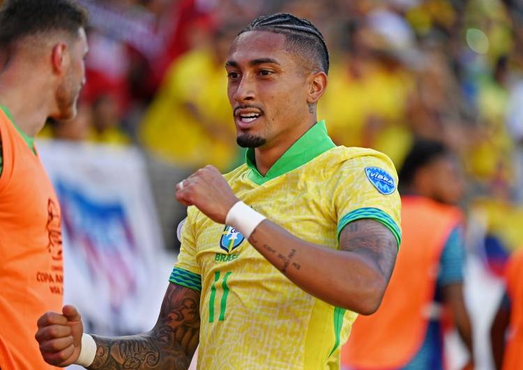 这个怎么回？维尼修斯炫耀欧冠，帕雷德斯：我们有世界杯和美洲杯