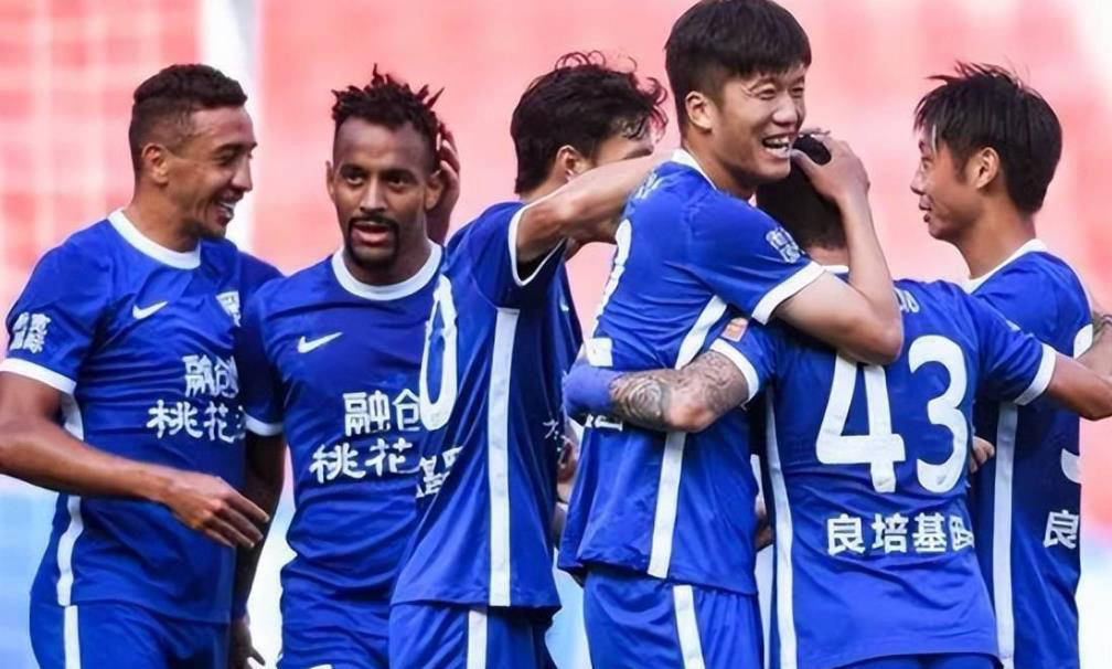 武汉三镇功勋队长将转投意甲热那亚！俱乐部发表支持声明，球迷送上祝福